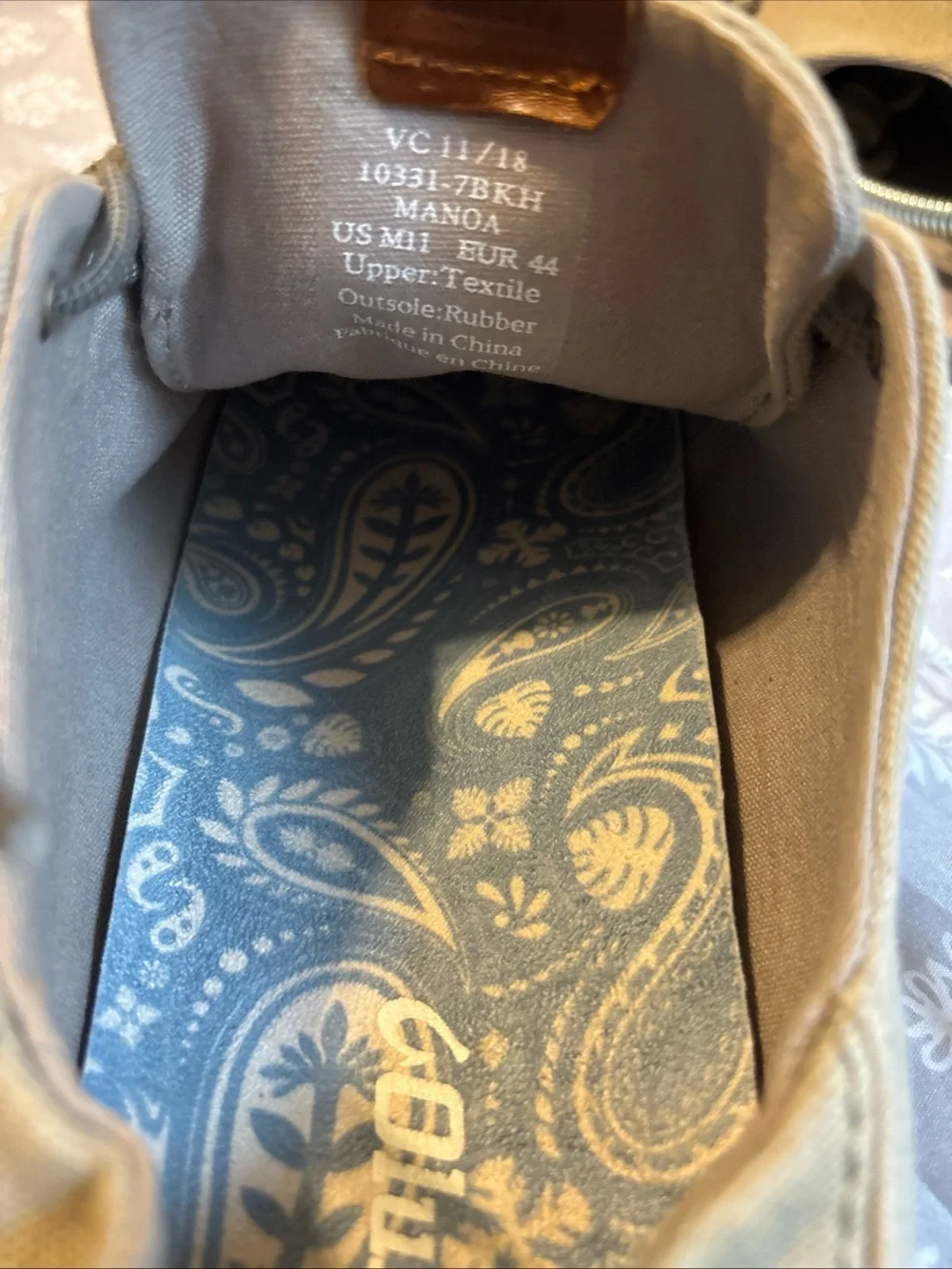 OluKai Manoa Men’s Tan Canvas Boat Shoes *